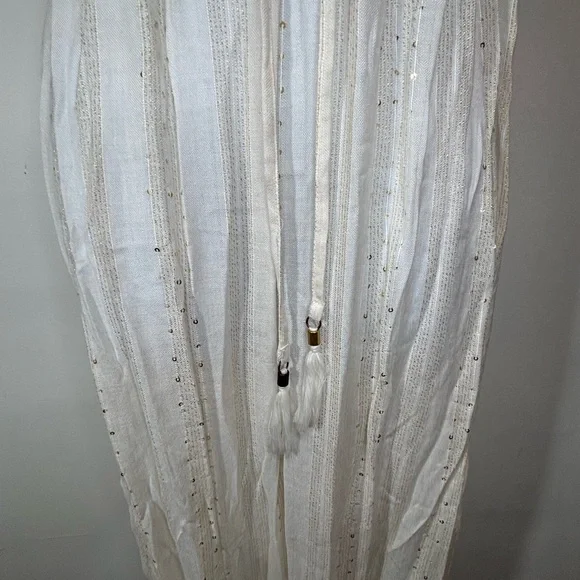 L space bathing suit cover-upon - Picture 6 of 10